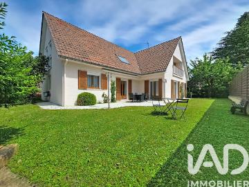 Maison 8 pièces 245 m²