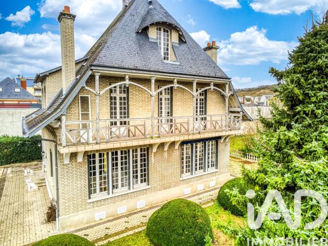 Maison 8 pièces 245 m²