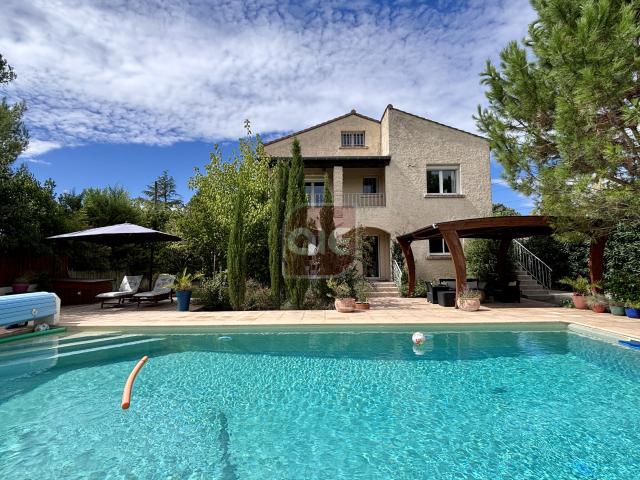 Maison 8 pièces 278 m²