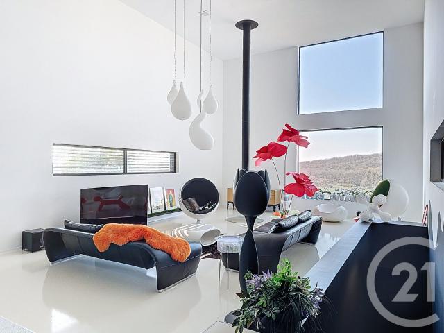 Maison 8 pièces 245 m²