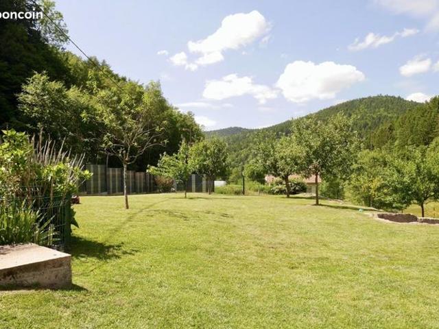 Maison 8 pièces 245 m²