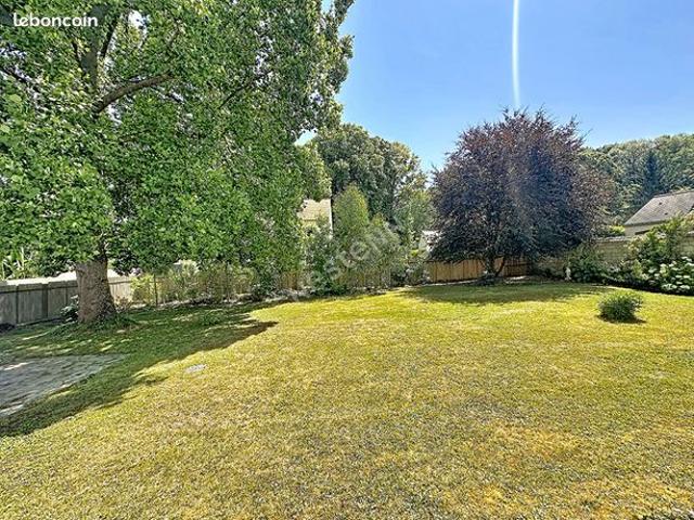 Maison 8 pièces 245 m²