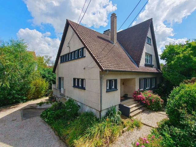 Maison 8 pièces 245 m²