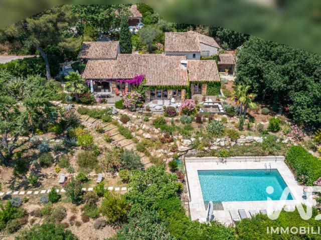 Maison 8 pièces 245 m²