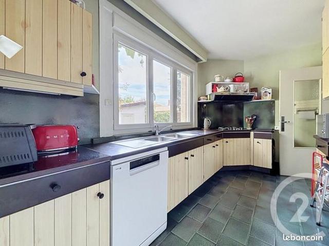 Maison 8 pièces 245 m²