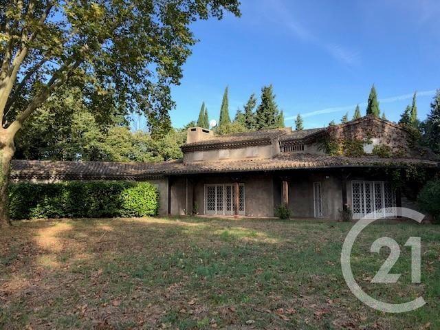Maison 8 pièces 246 m²
