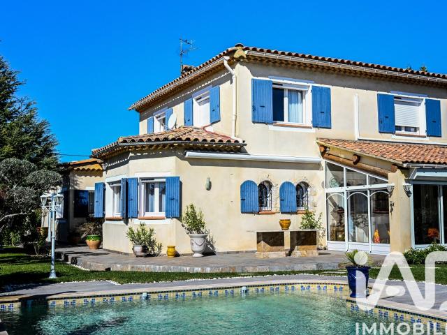 Maison 8 pièces 246 m²
