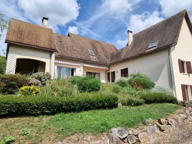 Maison 8 pièces 246 m²