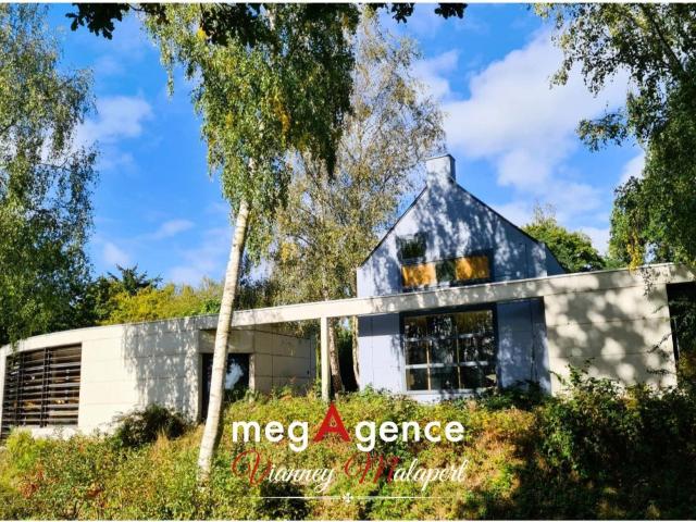 Maison 8 pièces 247 m²