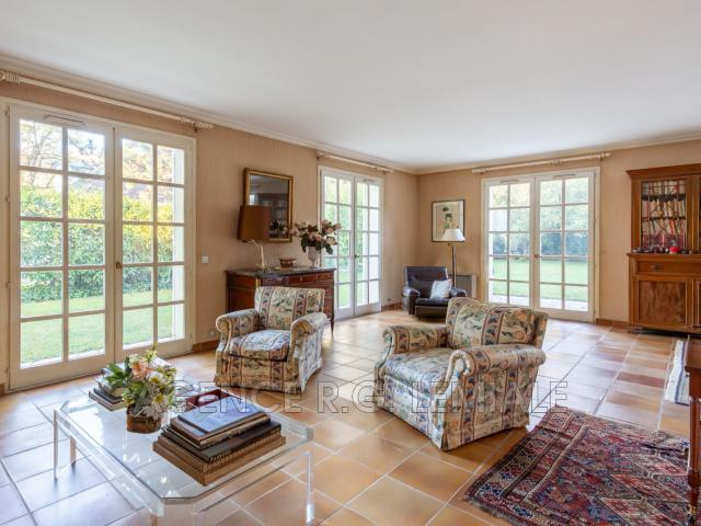 Maison 8 pièces 247 m²