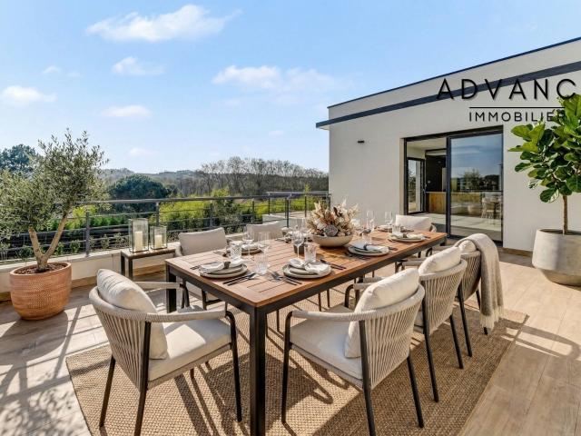 Maison 8 pièces 247 m²
