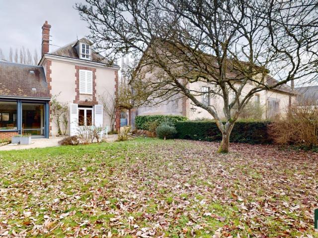 Maison 8 pièces 247 m²