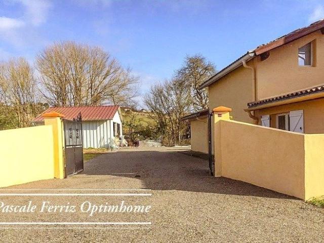 Maison 8 pièces 247 m²