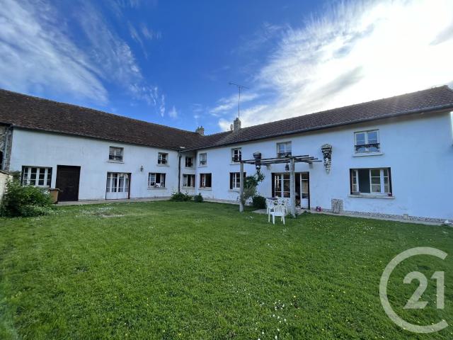 Maison 8 pièces 247 m²
