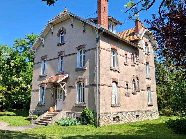 Maison 8 pièces 248 m²