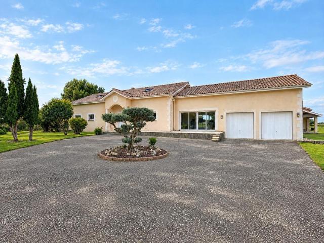 Maison 8 pièces 248 m²