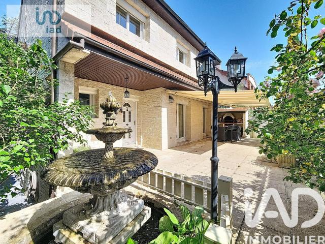 Maison 8 pièces 249 m²