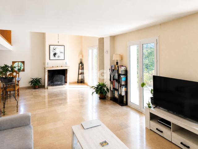 Maison 8 pièces 249 m²