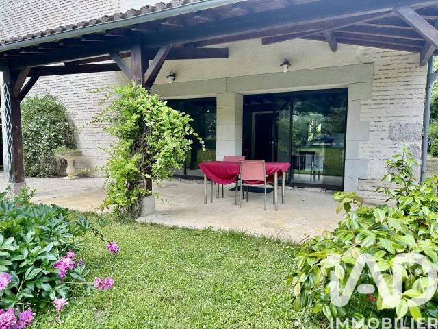 Maison 8 pièces 240 m²