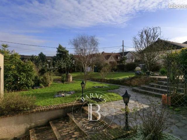 Maison 8 pièces 240 m²