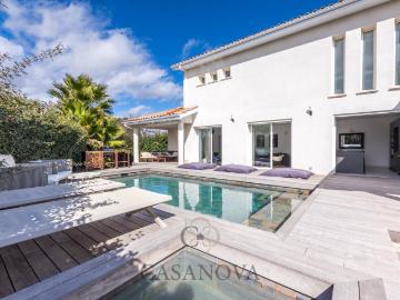 Maison 8 pièces 240 m²