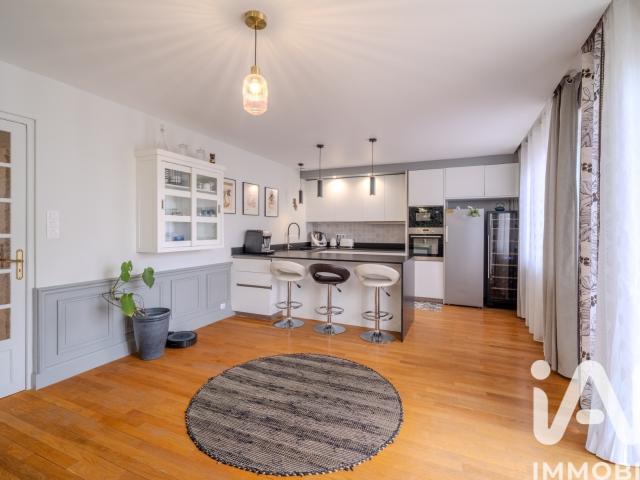 Maison 8 pièces 240 m²