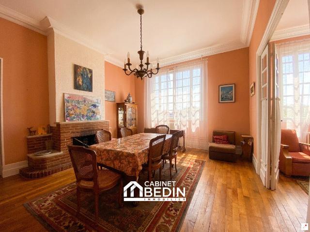 Maison 8 pièces 240 m²