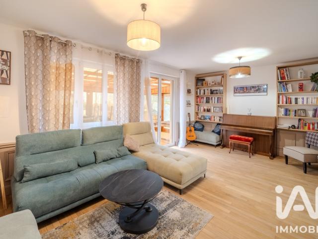 Maison 8 pièces 240 m²