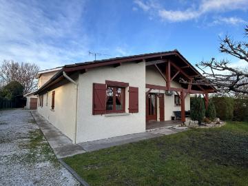 Maison 8 pièces 240 m²