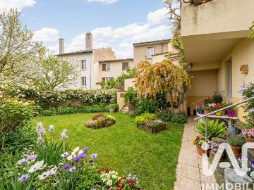 Maison 8 pièces 240 m²