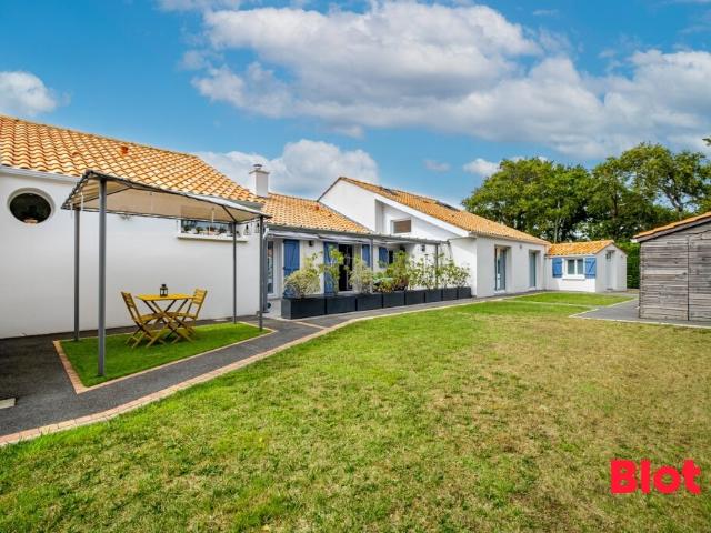 Maison 8 pièces 240 m²