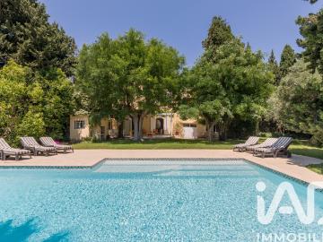 Maison 8 pièces 240 m²
