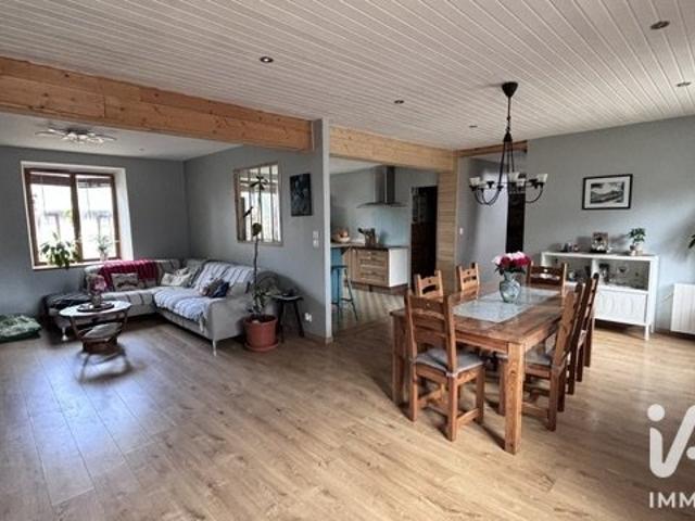 Maison 8 pièces 240 m²