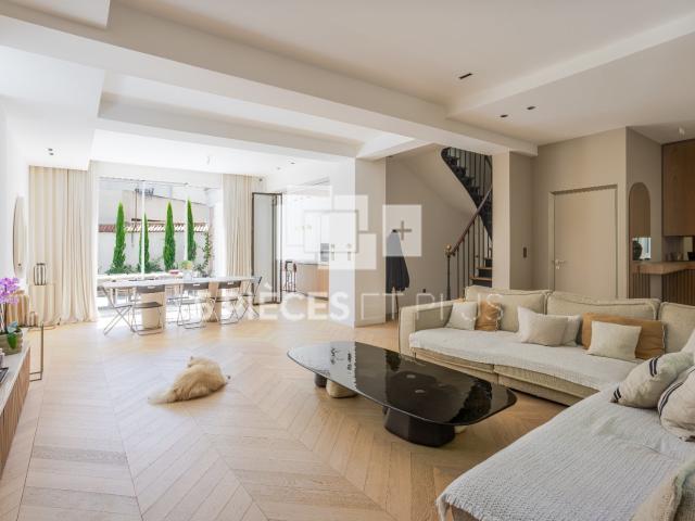 Maison 8 pièces 240 m²