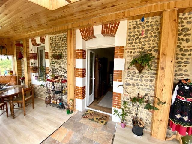 Maison 8 pièces 240 m²