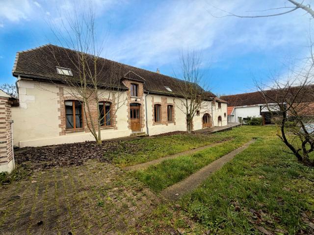 Maison 8 pièces 240 m²