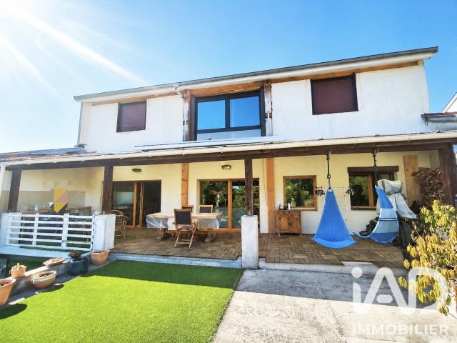 Maison 8 pièces 240 m²