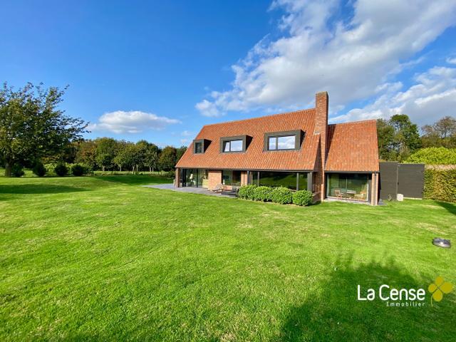 Maison 8 pièces 240 m²