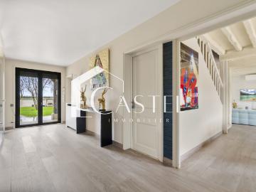 Maison 8 pièces 240 m²