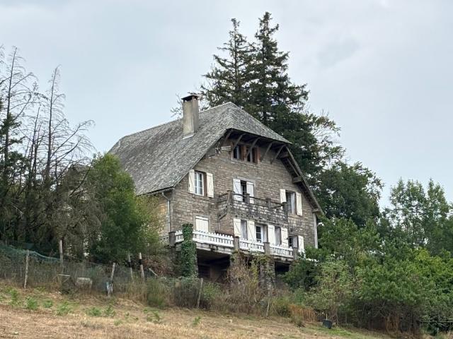 Maison 8 pièces 240 m²
