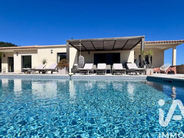 Maison 8 pièces 240 m²