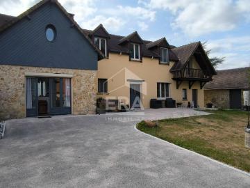 Maison 8 pièces 240 m²