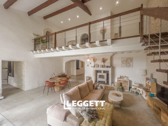 Maison 8 pièces 240 m²