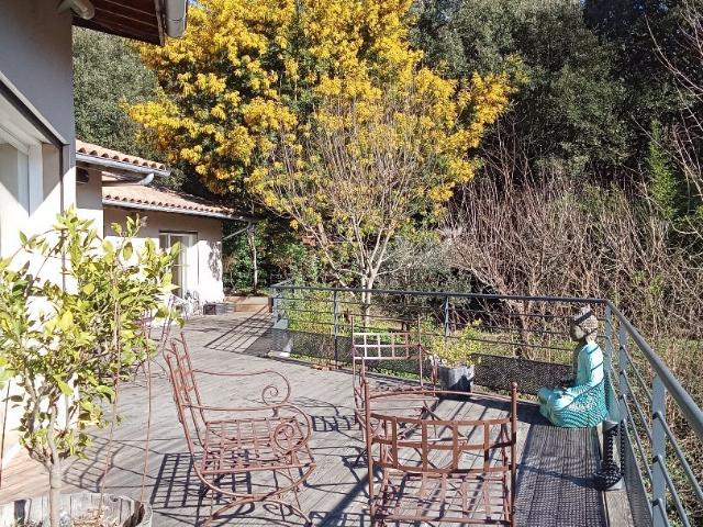 Maison 8 pièces 241 m²
