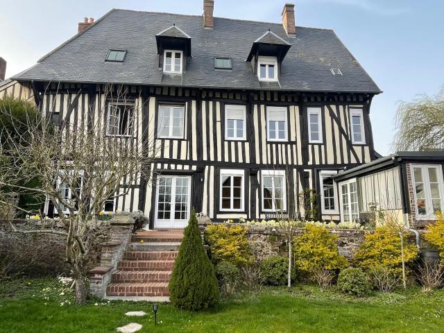 Maison 8 pièces 241 m²