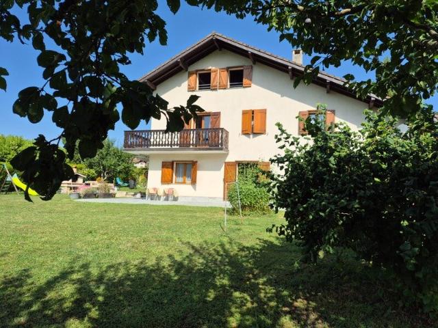Maison 8 pièces 241 m²