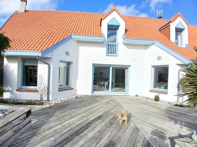 Maison 8 pièces 241 m²