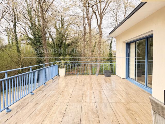 Maison 8 pièces 241 m²