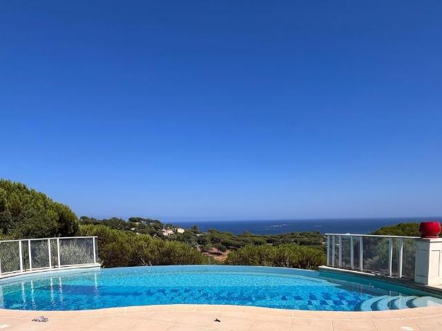 Maison 8 pièces 241 m²
