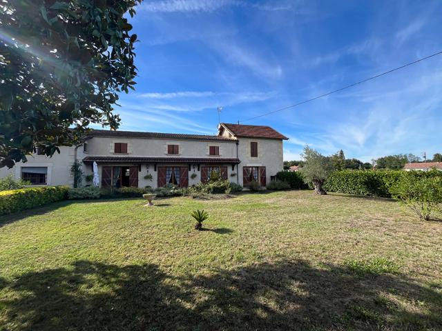 Maison 8 pièces 242 m²